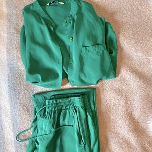 Zara green button up shirt and matching trousers Medium